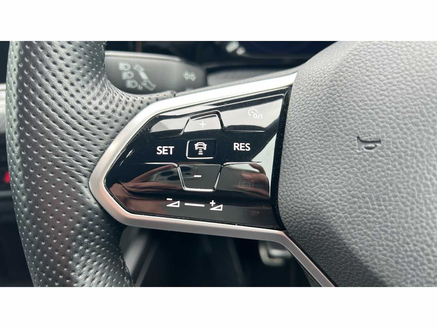 Volkswagen Golf 1.5 TSI 150 R-Line 5dr